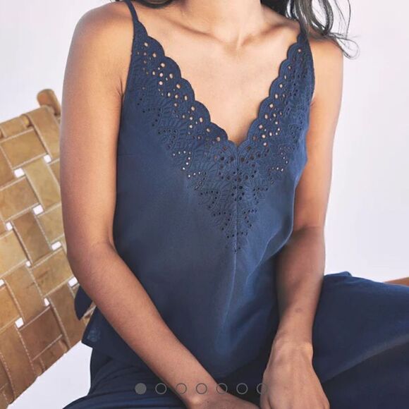 NWT Splendid Eyelet Navy Blue Tank M V Neck Cotton Adjustable Straps Loose Fit - Picture 5 of 14